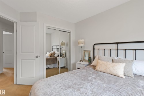 3 5134 Mullen Road, Edmonton, AB - Indoor Photo Showing Bedroom