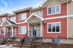 3 5134 MULLEN Road  Edmonton, AB T6R 0S7