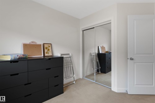 3 5134 Mullen Road, Edmonton, AB - Indoor