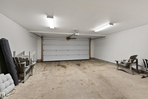 3 5134 Mullen Road, Edmonton, AB - Indoor Photo Showing Garage