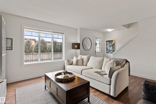 3 5134 Mullen Road, Edmonton, AB - Indoor Photo Showing Living Room