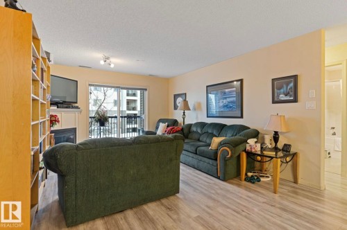 203 17407 99 Avenue, Edmonton, AB - Indoor Photo Showing Living Room