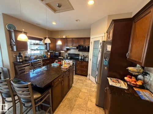 551 Stewart Crescent, Edmonton, AB - Indoor