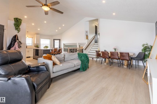 38 Desmarais Crescent, St. Albert, AB - Indoor Photo Showing Living Room
