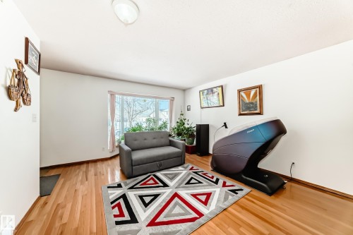 11913 80 Street, Edmonton, AB - Indoor Photo Showing Living Room
