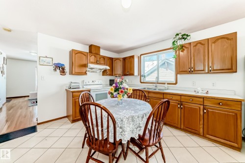 11913 80 Street, Edmonton, AB - Indoor