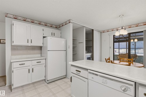 10670 153 Avenue, Edmonton, AB - Indoor Photo Showing Kitchen