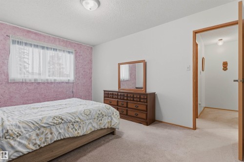 10670 153 Avenue, Edmonton, AB - Indoor Photo Showing Bedroom