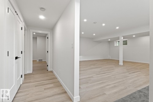 4832 Knight Crescent, Edmonton, AB - Indoor Photo Showing Other Room