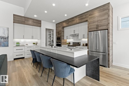 4832 Knight Crescent, Edmonton, AB - Indoor