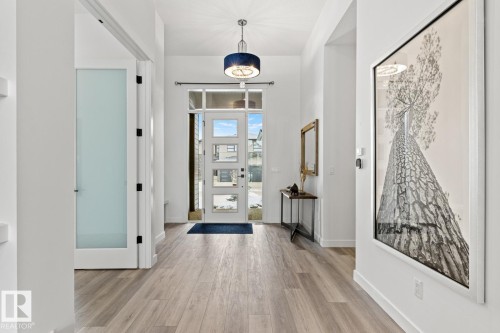 4832 Knight Crescent, Edmonton, AB - Indoor Photo Showing Other Room