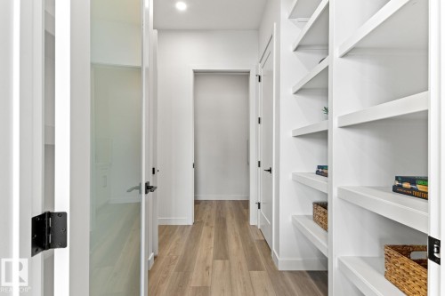 4832 Knight Crescent, Edmonton, AB - Indoor