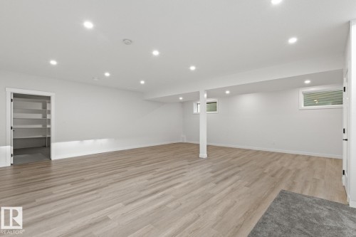 4832 Knight Crescent, Edmonton, AB - Indoor