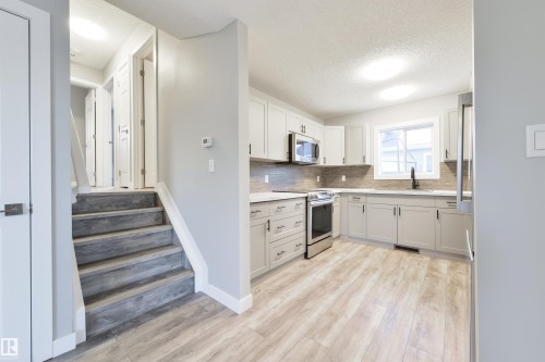 7103 188 Street, Edmonton, AB - Indoor Photo Showing Kitchen