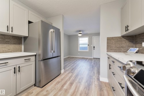 7103 188 Street, Edmonton, AB - Indoor Photo Showing Kitchen