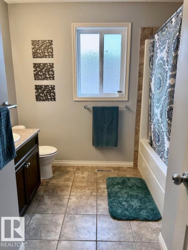 5112 159 Avenue, Edmonton, AB - Indoor Photo Showing Bathroom