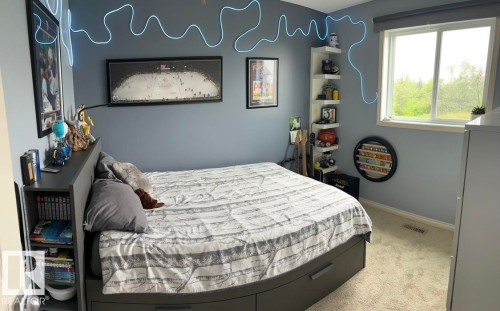 5112 159 Avenue, Edmonton, AB - Indoor Photo Showing Bedroom