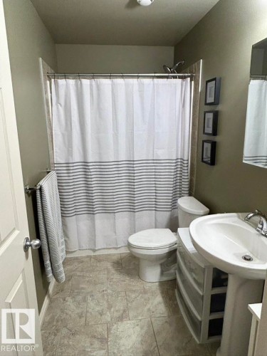 5112 159 Avenue, Edmonton, AB - Indoor Photo Showing Bathroom