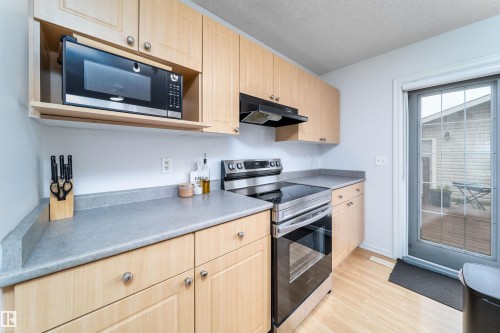 15920 38 Street, Edmonton, AB - Indoor Photo Showing Kitchen