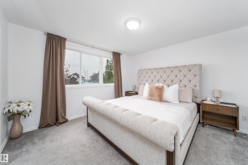 15920 38 Street, Edmonton, AB - Indoor Photo Showing Bedroom