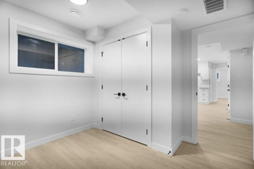 10663 61 Avenue, Edmonton, AB - Indoor Photo Showing Other Room