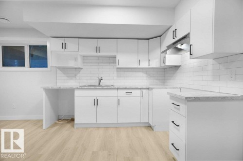 10663 61 Avenue, Edmonton, AB - Indoor Photo Showing Kitchen