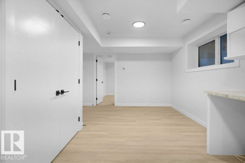 10663 61 Avenue, Edmonton, AB - Indoor Photo Showing Other Room