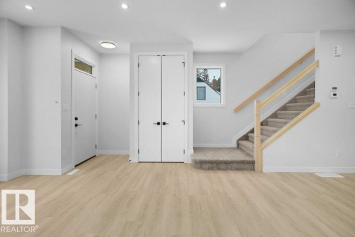 10663 61 Avenue, Edmonton, AB - Indoor Photo Showing Other Room