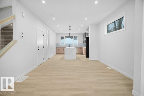 10663 61 Avenue, Edmonton, AB - Indoor Photo Showing Other Room