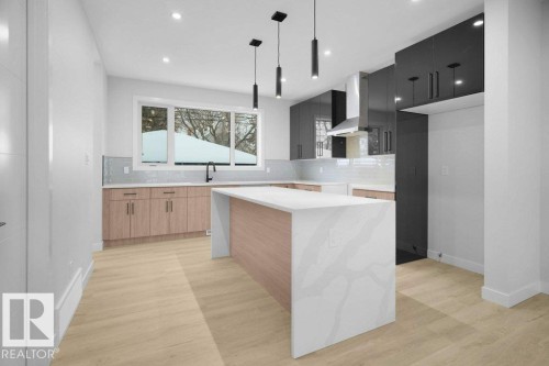 10663 61 Avenue, Edmonton, AB - Indoor Photo Showing Kitchen