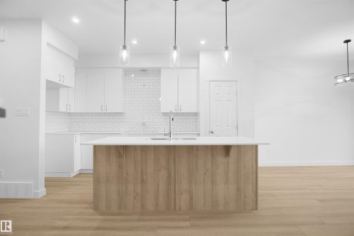 19446 22A Avenue, Edmonton, AB - Indoor Photo Showing Kitchen