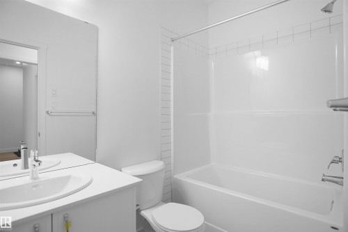 19446 22A Avenue, Edmonton, AB - Indoor Photo Showing Bathroom