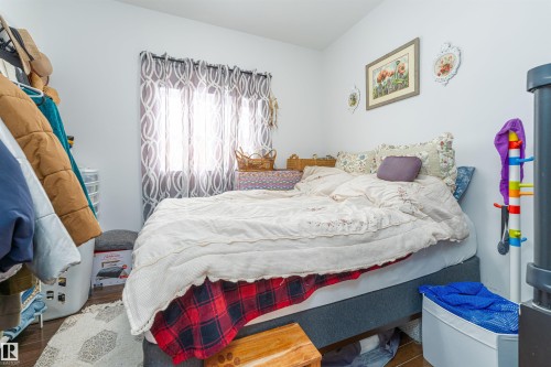 5222 50 Street, Willingdon, AB - Indoor Photo Showing Bedroom