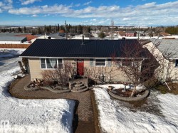 4714 48 Avenue Evansburg, AB T0E 0T0