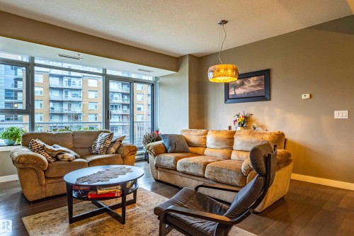 310 2510 109 Street, Edmonton, AB - Indoor Photo Showing Living Room
