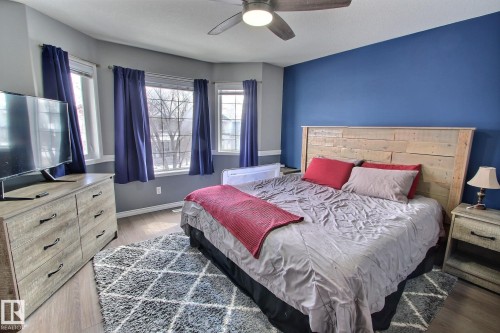 415 Hemingway Road, Edmonton, AB - Indoor Photo Showing Bedroom