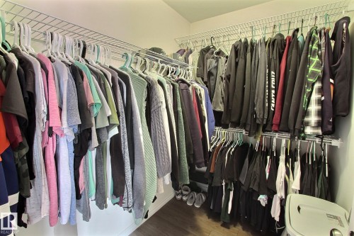 415 Hemingway Road, Edmonton, AB - Indoor With Storage