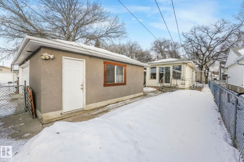 12032 55 Street Nw, Edmonton, AB - Outdoor