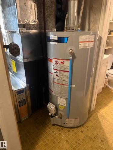 12032 55 Street Nw, Edmonton, AB - Indoor Photo Showing Basement