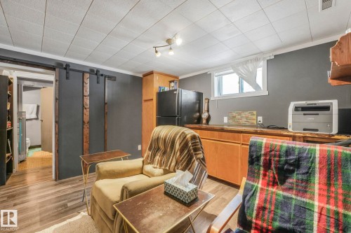 12032 55 Street Nw, Edmonton, AB - Indoor