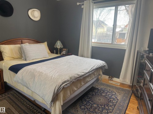 12032 55 Street Nw, Edmonton, AB - Indoor Photo Showing Bedroom