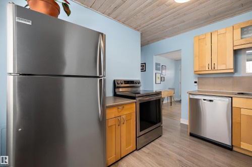 10536 162 Street, Edmonton, AB - Indoor Photo Showing Kitchen