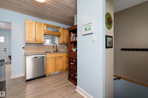 10536 162 Street, Edmonton, AB - Indoor Photo Showing Kitchen