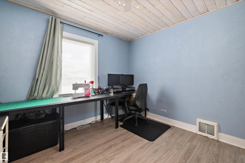 10536 162 Street, Edmonton, AB - Indoor Photo Showing Office
