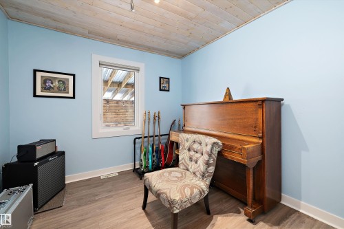 10536 162 Street, Edmonton, AB - Indoor