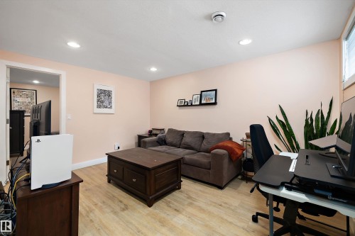 10536 162 Street, Edmonton, AB - Indoor