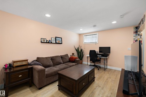 10536 162 Street, Edmonton, AB - Indoor