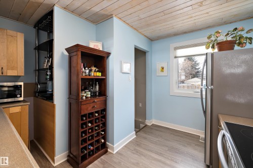 10536 162 Street, Edmonton, AB - Indoor