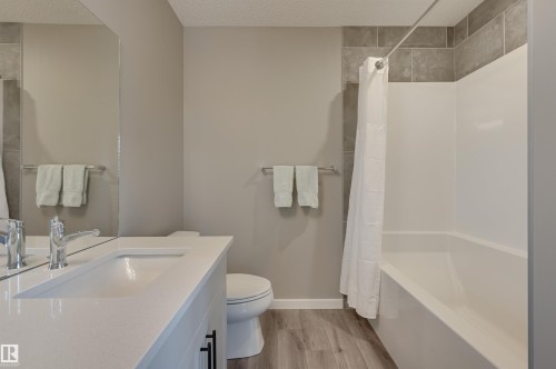 5158 Lark Crescent, Edmonton, AB - Indoor Photo Showing Bathroom