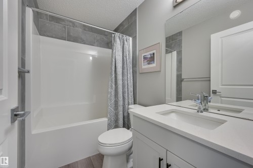 5158 Lark Crescent, Edmonton, AB - Indoor Photo Showing Bathroom